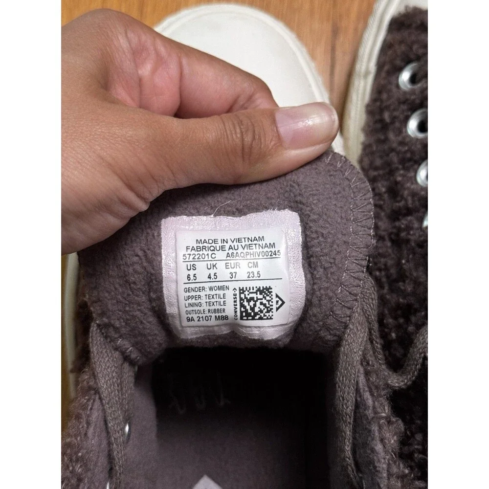 Converse womens chuck